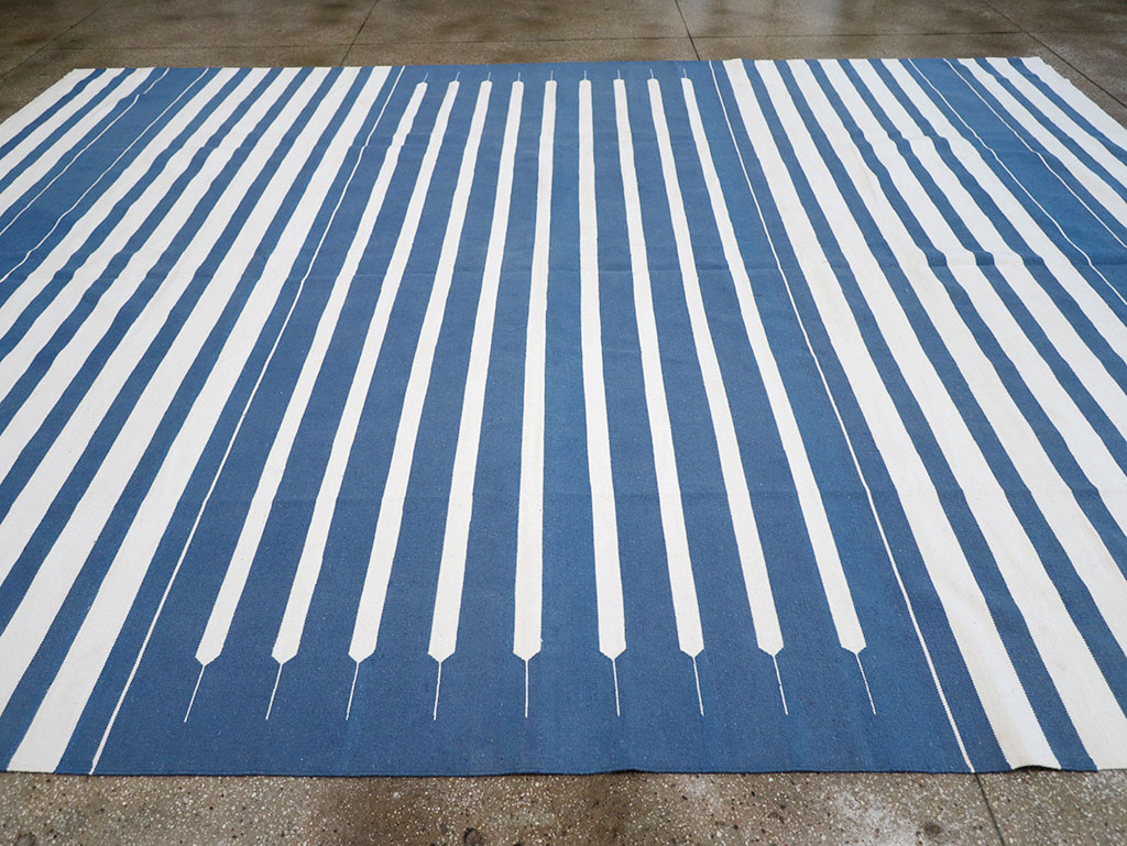 Modern Indian Flatweave Dhurrie Large Room Size Carpet, No.32626 - Galerie Shabab