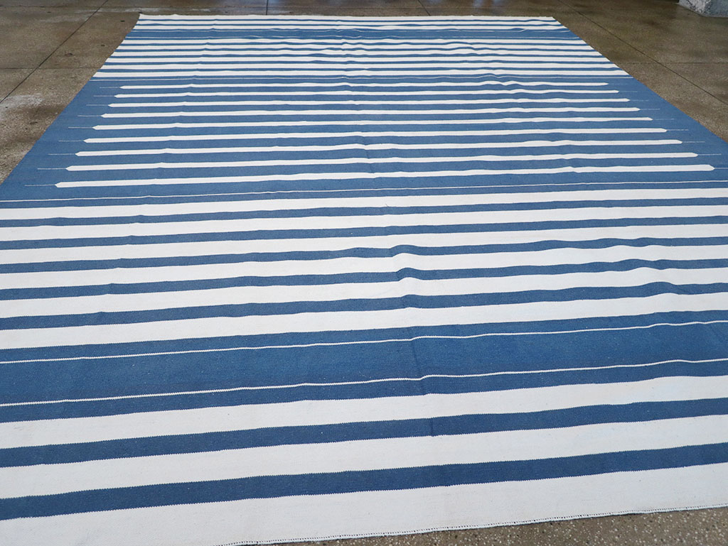 Modern Indian Flatweave Dhurrie Large Room Size Carpet, No.32626 - Galerie Shabab