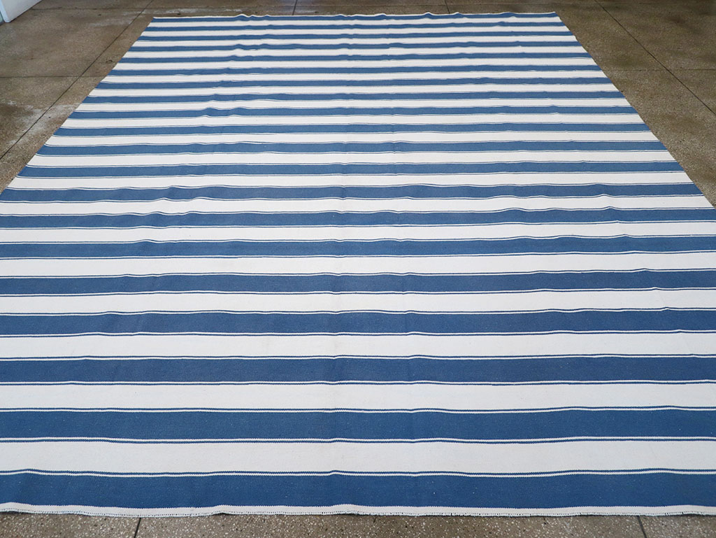 Modern Indian Flatweave Dhurrie Large Room Size Carpet, No.32627 - Galerie Shabab