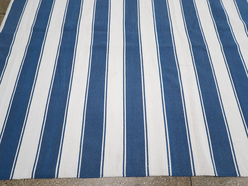 Modern Indian Flatweave Dhurrie Large Room Size Carpet, No.32627 - Galerie Shabab
