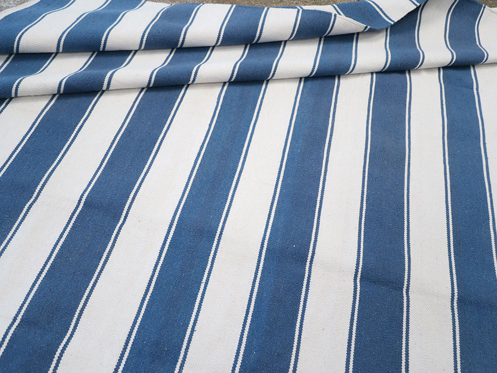 Modern Indian Flatweave Dhurrie Large Room Size Carpet, No.32627 - Galerie Shabab