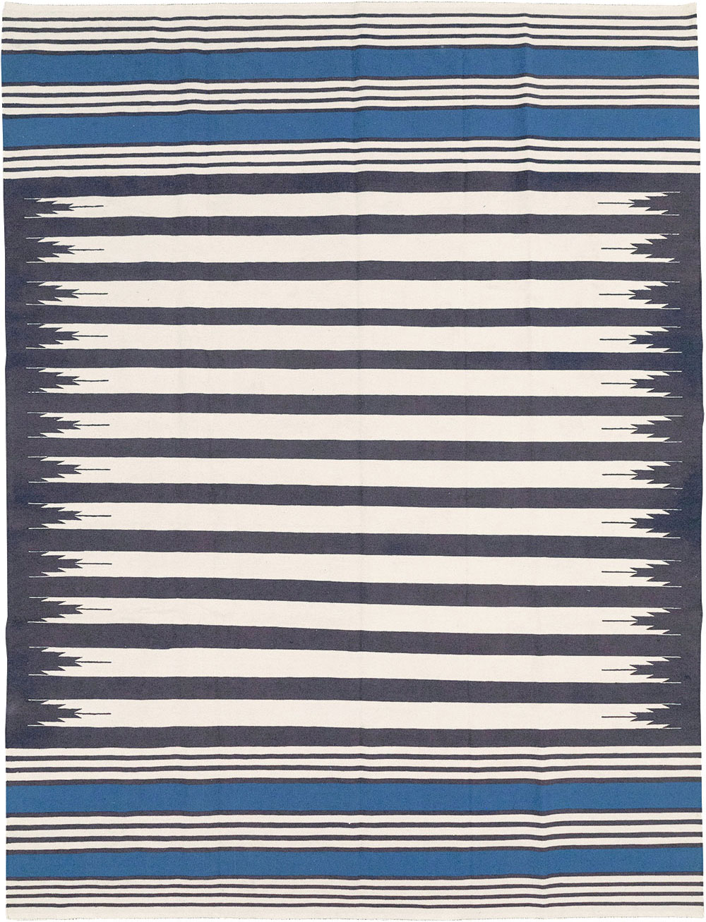 Modern Indian Flatweave Dhurrie Room Size Carpet, No.32629 - Galerie Shabab