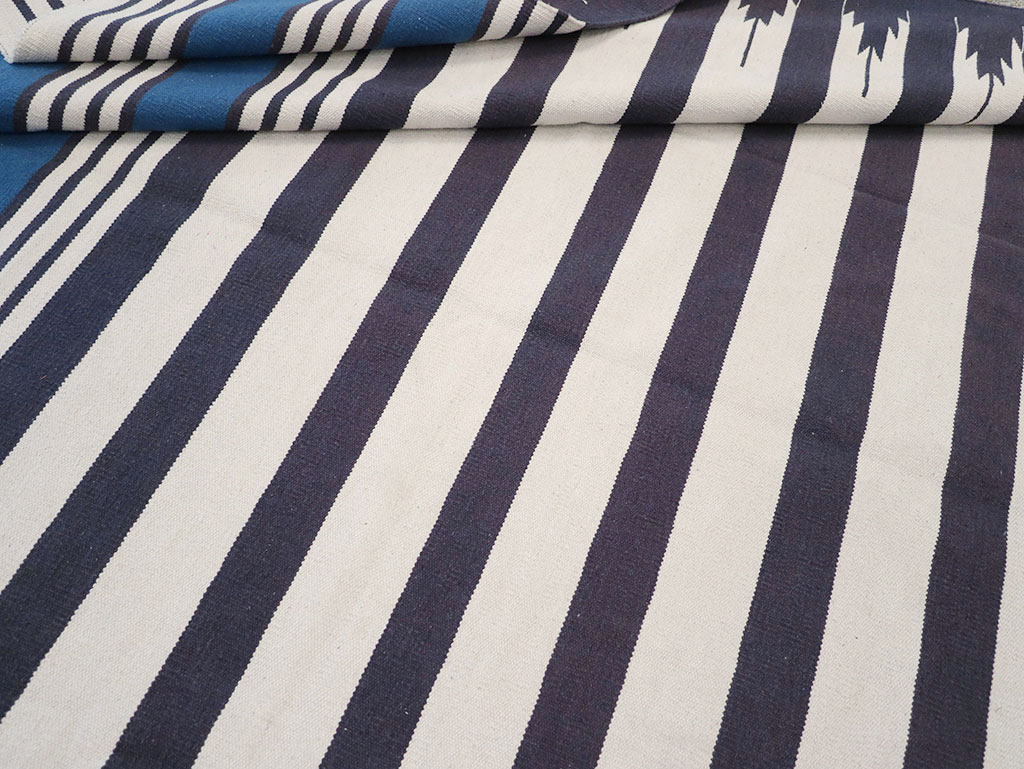 Modern Indian Flatweave Dhurrie Room Size Carpet, No.32629 - Galerie Shabab