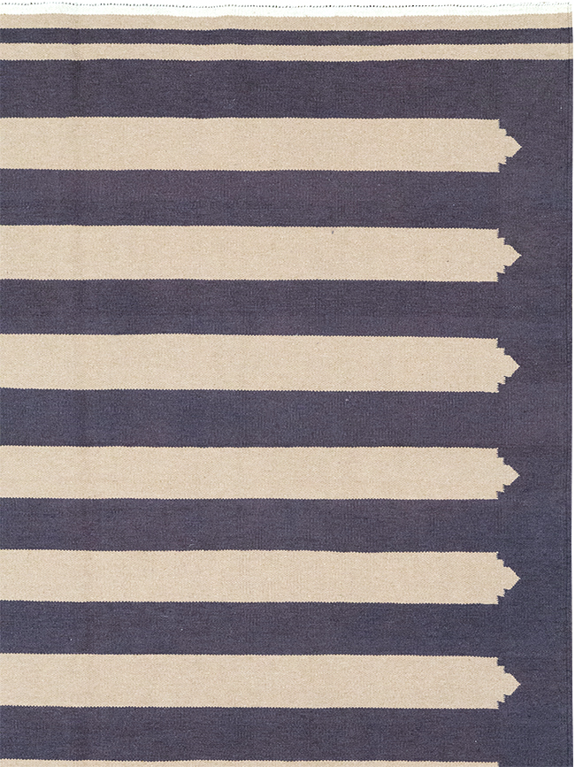 Modern Indian Flatweave Dhurrie Room Size Carpet, No.32630 - Galerie Shabab