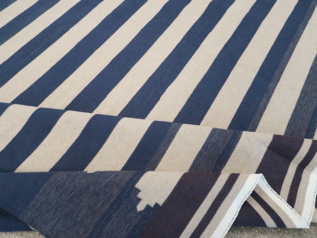 Modern Indian Cotton Dhurrie Room Size Carpet, No.32631 - Galerie Shabab