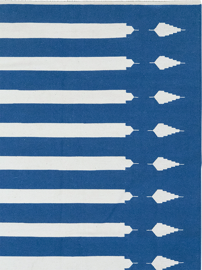 Modern Indian Flatweave Dhurrie Room Size Carpet, No.32632 - Galerie Shabab