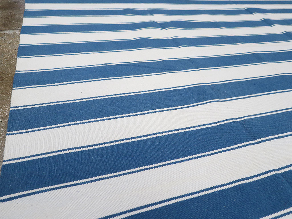 Modern Indian Flatweave Dhurrie Room Size Carpet, No.32633 - Galerie Shabab