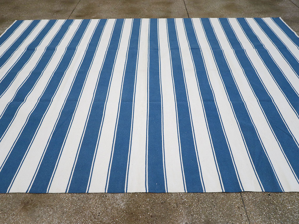 Modern Indian Flatweave Dhurrie Room Size Carpet, No.32633 - Galerie Shabab