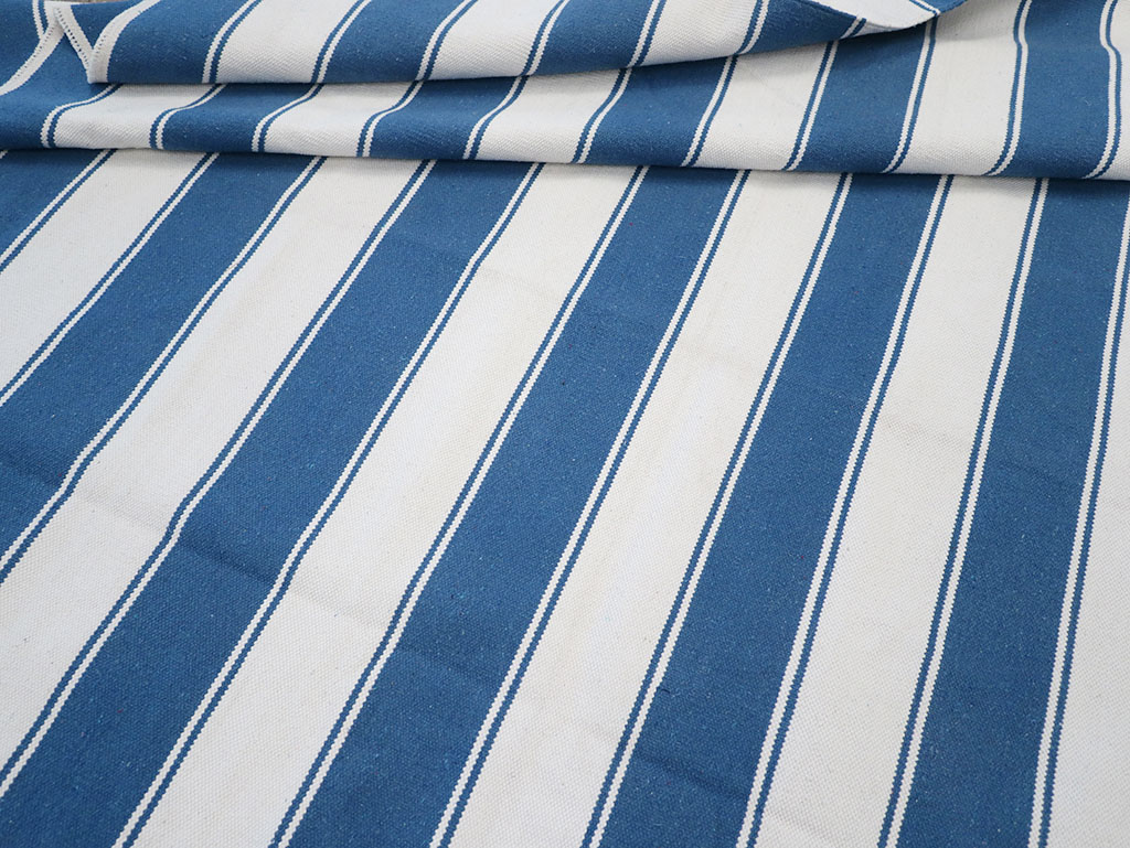 Modern Indian Flatweave Dhurrie Room Size Carpet, No.32633 - Galerie Shabab