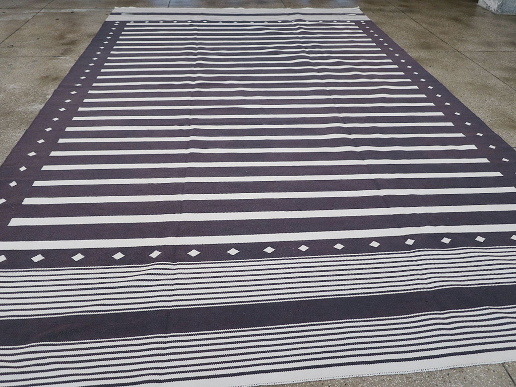 Modern Indian Flatweave Dhurrie Large Room Size Carpet, No.32634 - Galerie Shabab