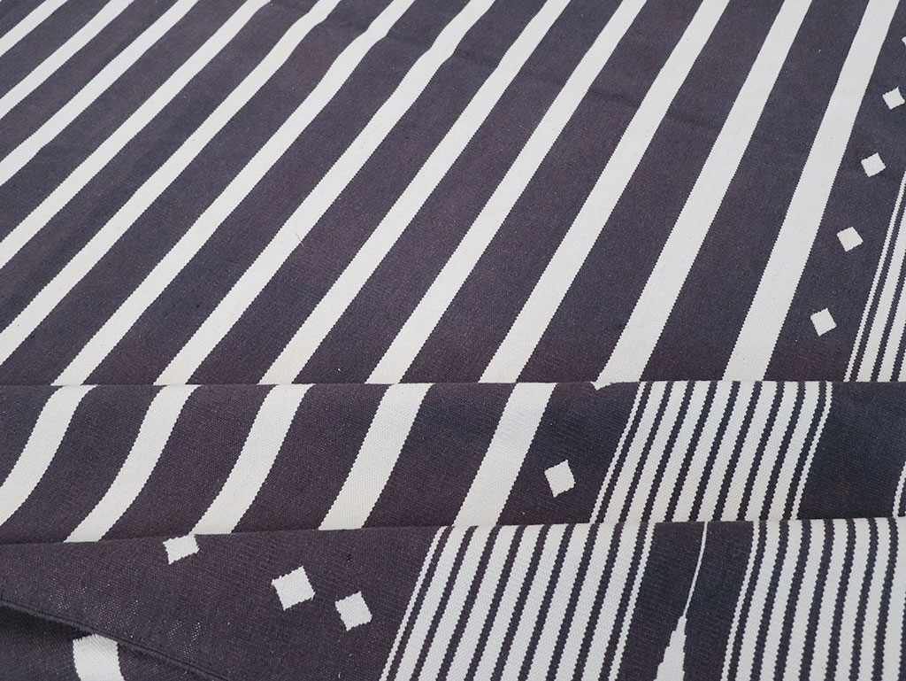 Modern Indian Flatweave Dhurrie Large Room Size Carpet, No.32634 - Galerie Shabab