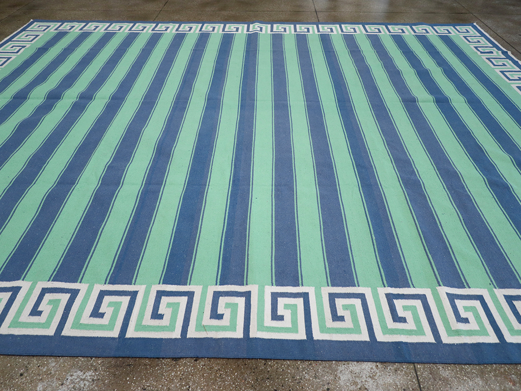 Modern Indian Flatweave Dhurrie Large Room Size Carpet, No.32639 - Galerie Shabab