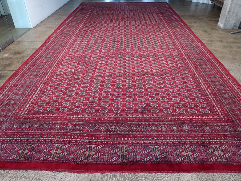 Vintage Central Asian Bokhara Oversize Carpet, No.32643 - Galerie Shabab