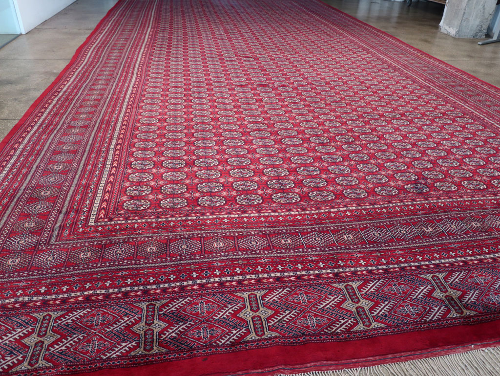 Vintage Central Asian Bokhara Oversize Carpet, No.32643 - Galerie Shabab
