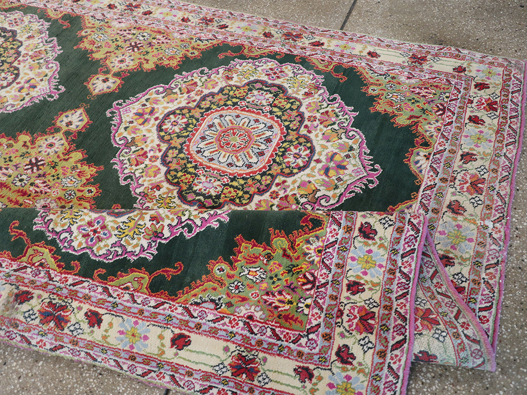 Vintage Indian Cotton Agra Long and Narrow Gallery Carpet, No.32645 - Galerie Shabab
