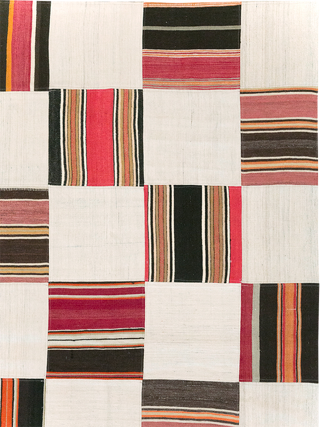 Vintage Turkish Inspired Modern Patchwork Kilim, No.32651 - Galerie Shabab