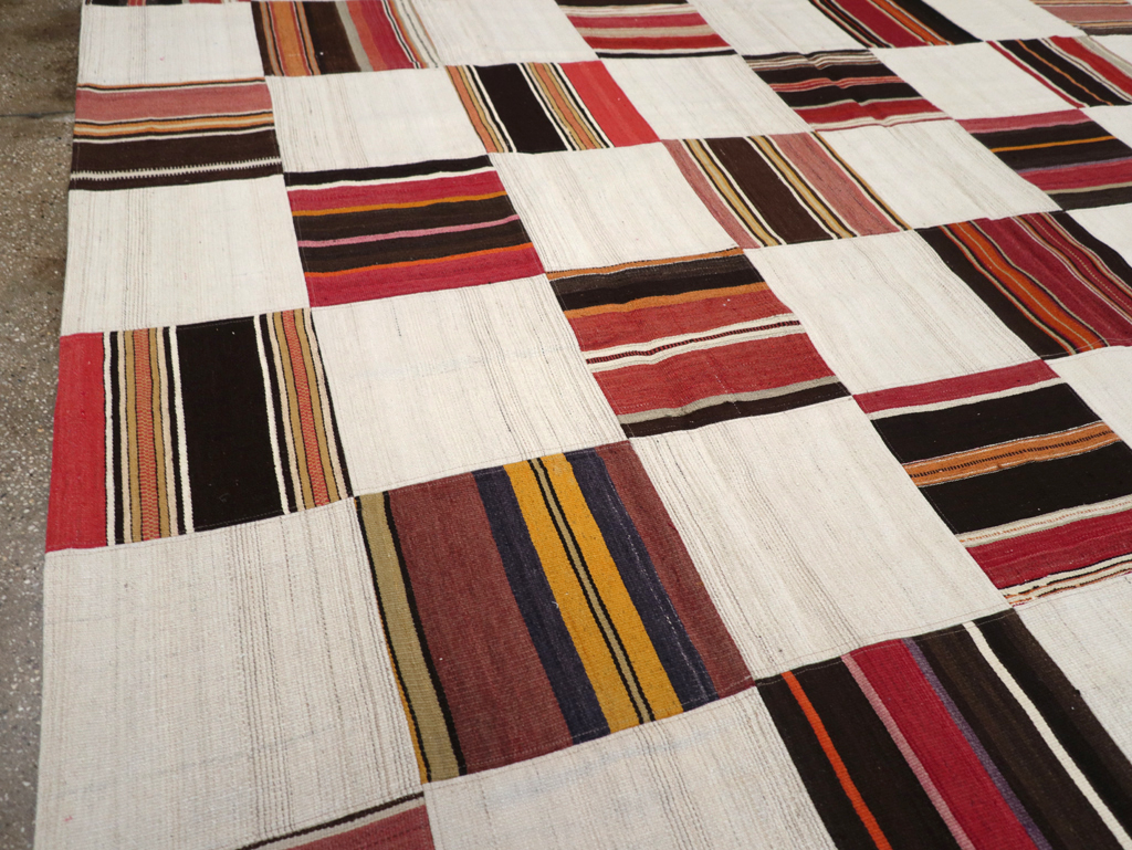 Vintage Turkish Inspired Modern Patchwork Kilim, No.32651 - Galerie Shabab