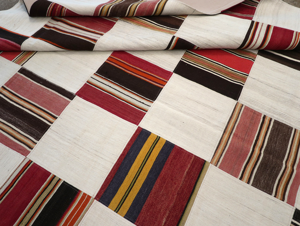 Vintage Turkish Inspired Modern Patchwork Kilim, No.32651 - Galerie Shabab