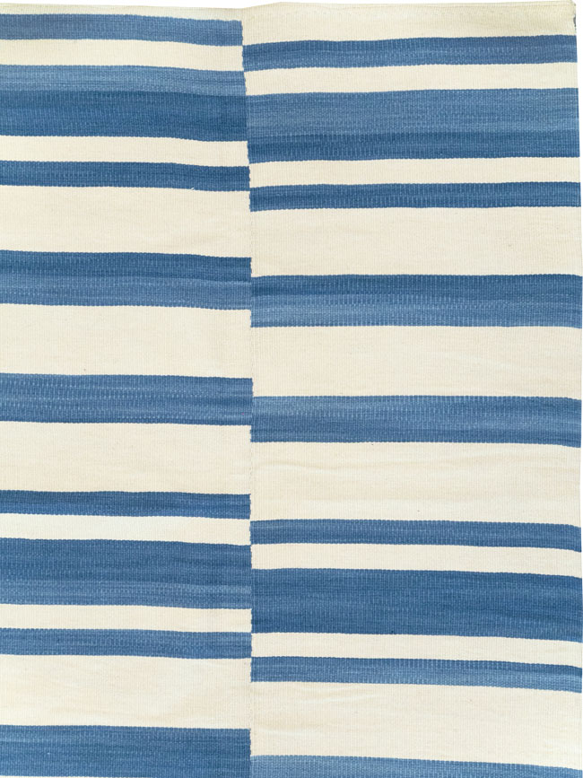 Modern Turkish Flatweave Room Size Carpet, No.32652 - Galerie Shabab