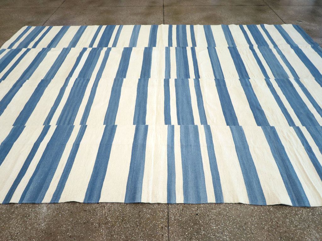 Modern Turkish Flatweave Room Size Carpet, No.32652 - Galerie Shabab