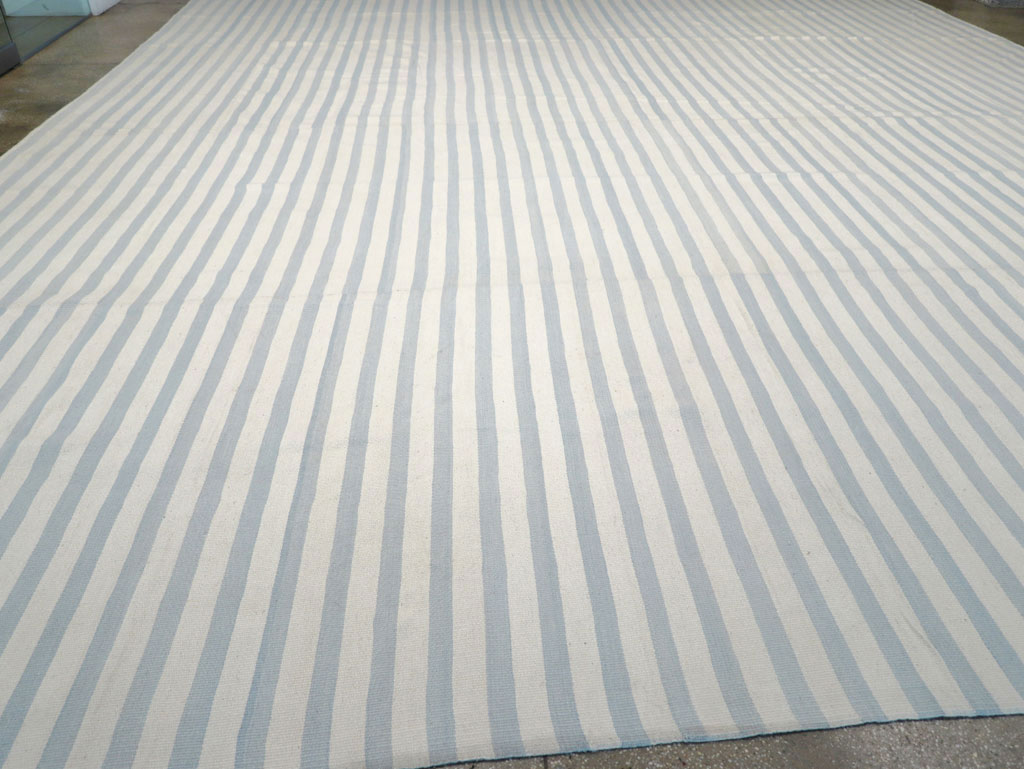 Modern Turkish Flatweave Oversized Square Carpet, No.32653 - Galerie Shabab