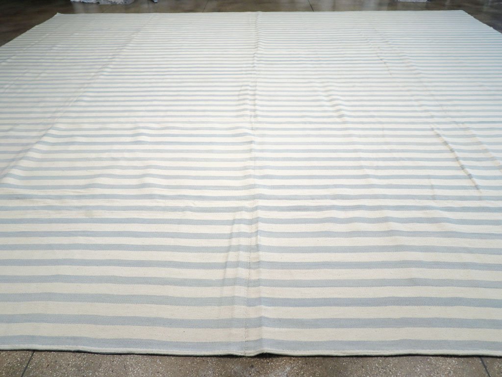 Modern Turkish Flatweave Oversized Square Carpet, No.32655 - Galerie Shabab