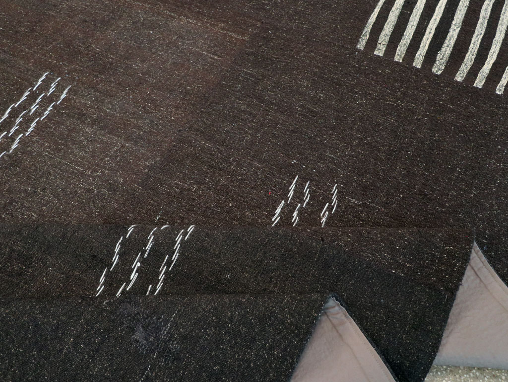 Modern Turkish Flatweave Kilim Large Room Size Carpet, No.32656 - Galerie Shabab