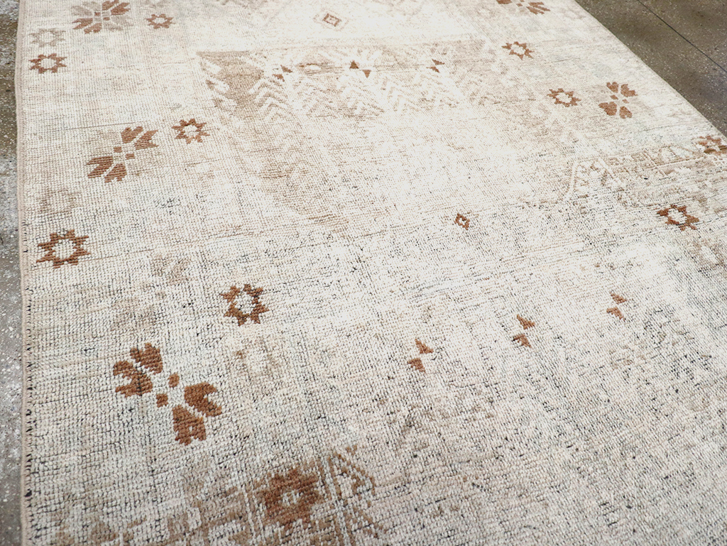 Vintage Turkish Anatolian Wide Gallery Runner, No.32663 - Galerie Shabab