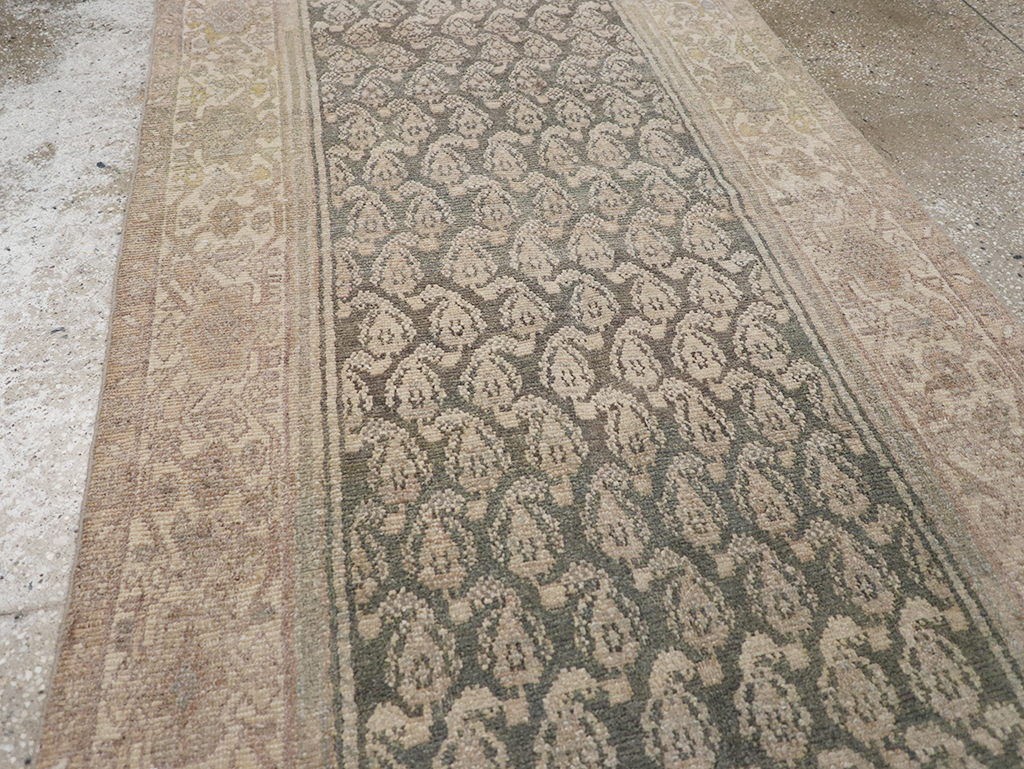 Antique Persian Malayer Runner, No.32664 - Galerie Shabab