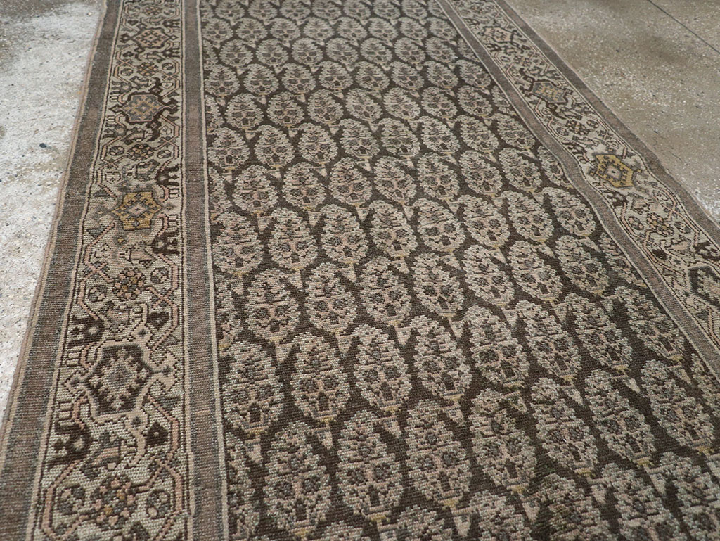 Vintage Persian Malayer Runner, No.32667 - Galerie Shabab