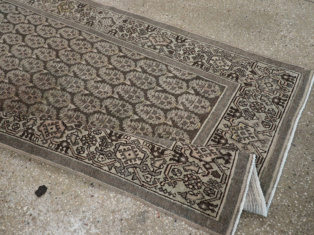 Vintage Persian Malayer Runner, No.32667 - Galerie Shabab