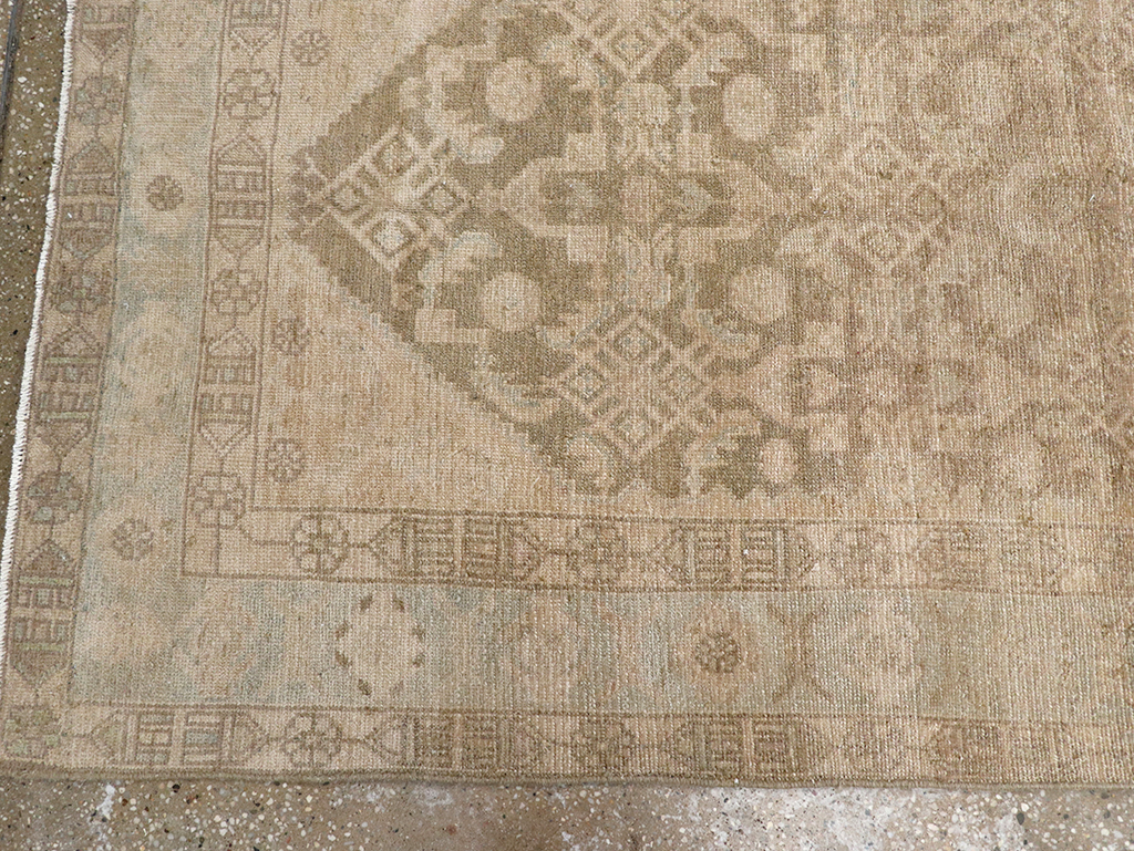 Vintage Persian Malayer Runner, No.32669 - Galerie Shabab