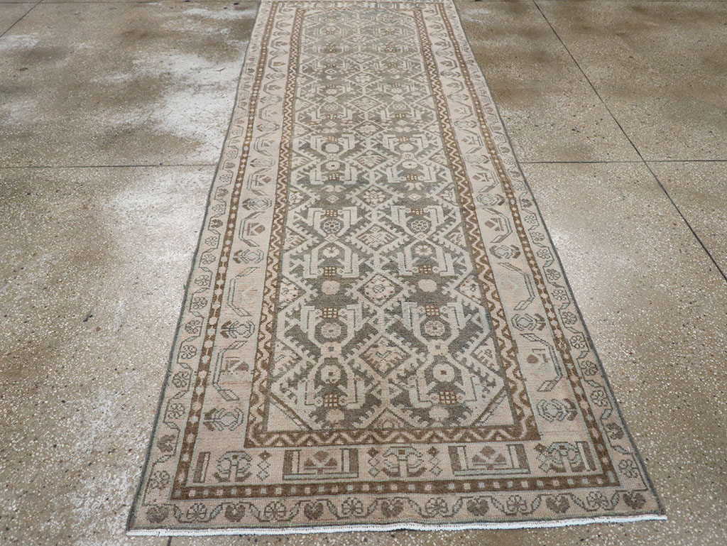 Vintage Persian Malayer Runner, No.32670 - Galerie Shabab