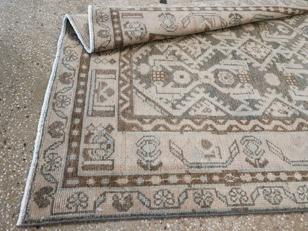 Vintage Persian Malayer Runner, No.32670 - Galerie Shabab