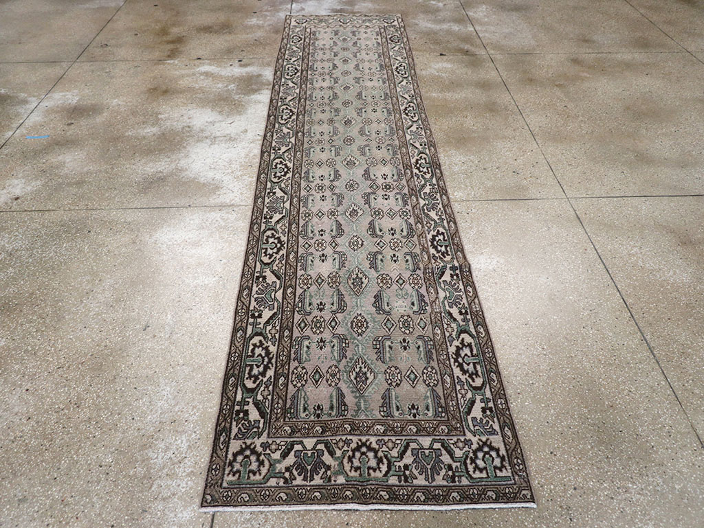 Vintage Persian Malayer Runner, No.32675 - Galerie Shabab