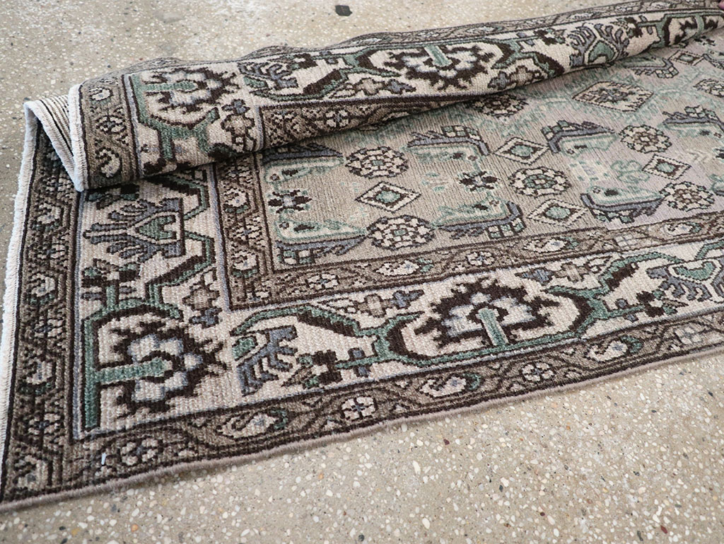 Vintage Persian Malayer Runner, No.32675 - Galerie Shabab