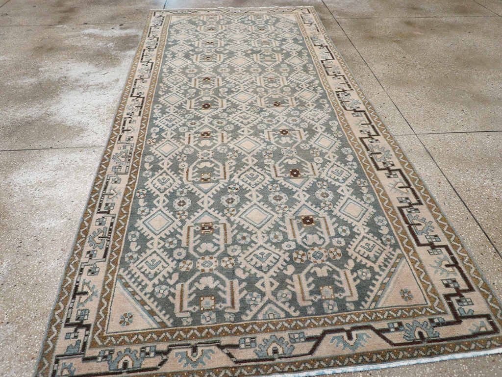 Vintage Persian Malayer Gallery Rug, No.32676 - Galerie Shabab