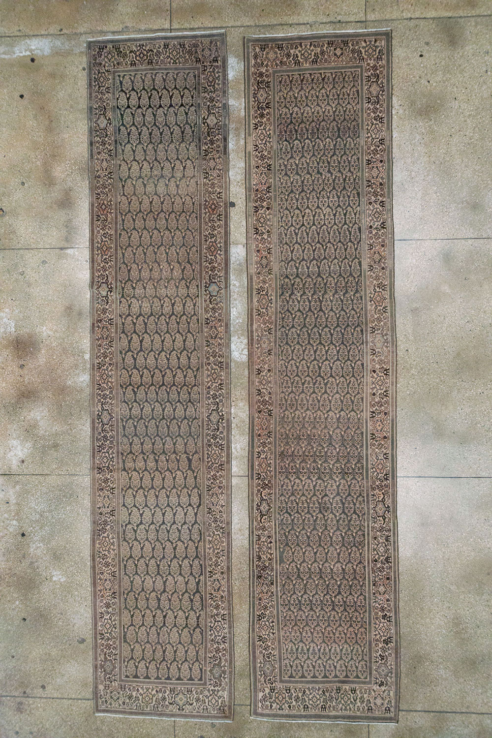 Antique Persian Malayer Long Runner, No.32682 - Galerie Shabab