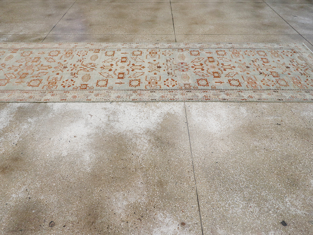 Vintage Persian Malayer Wide Gallery Runner, No.32707 - Galerie Shabab