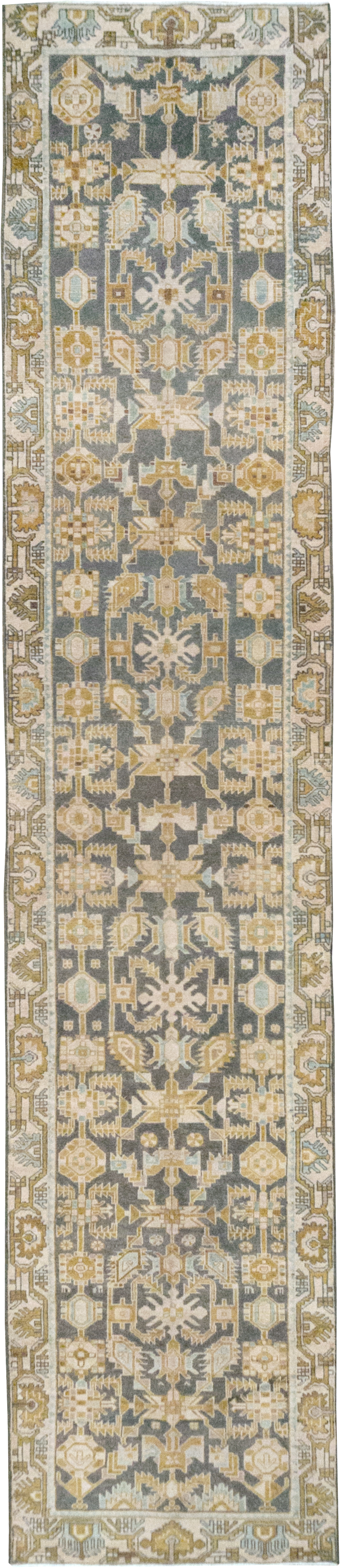 Vintage Persian Malayer Long Runner, No.32725 - Galerie Shabab