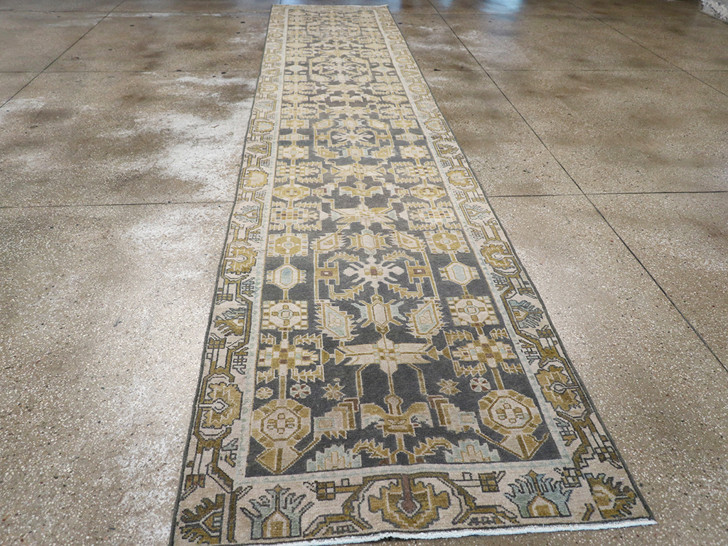Vintage Persian Malayer Long Runner, No.32725 - Galerie Shabab