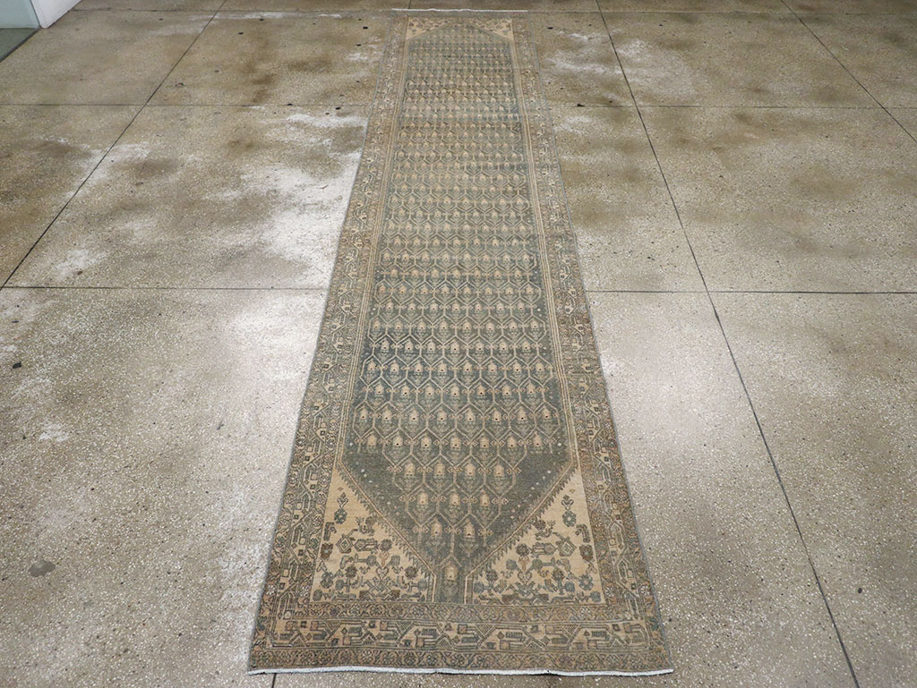 Vintage Persian Malayer Long Runner, No.32736 - Galerie Shabab