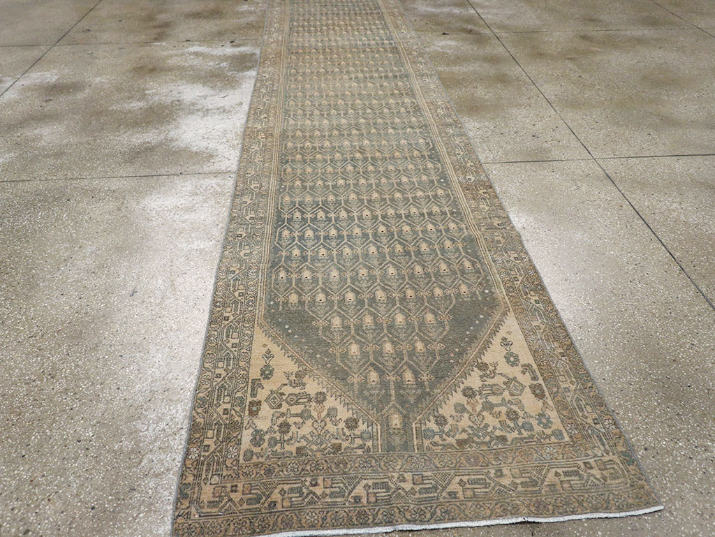 Vintage Persian Malayer Long Runner, No.32736 - Galerie Shabab