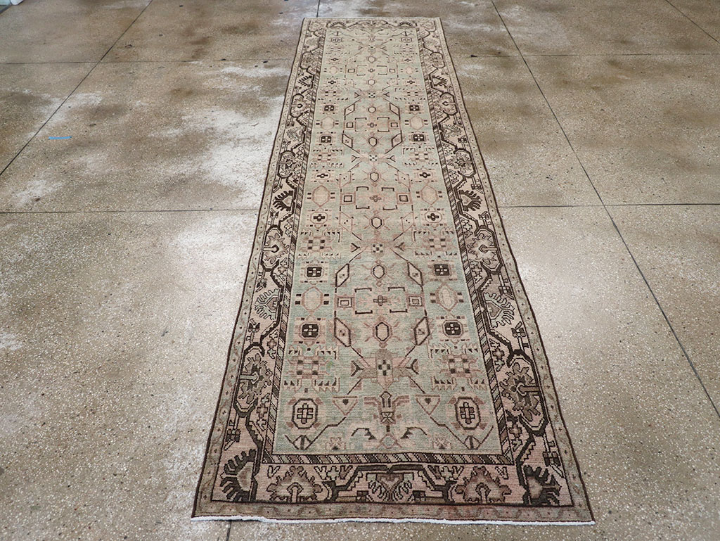 Vintage Persian Malayer Runner, No.32745 - Galerie Shabab