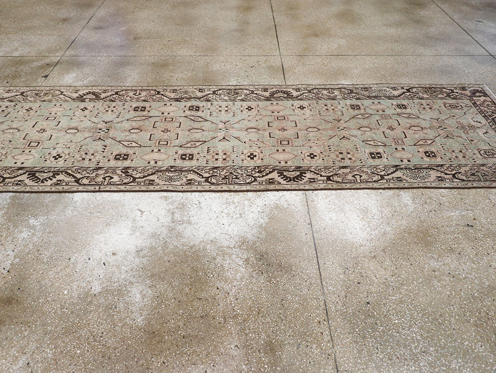 Vintage Persian Malayer Runner, No.32745 - Galerie Shabab
