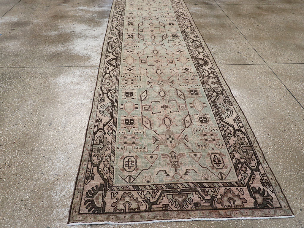 Vintage Persian Malayer Runner, No.32745 - Galerie Shabab