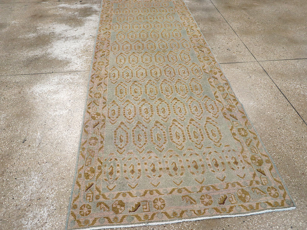 Vintage Persian Malayer Runner, No.32746 - Galerie Shabab