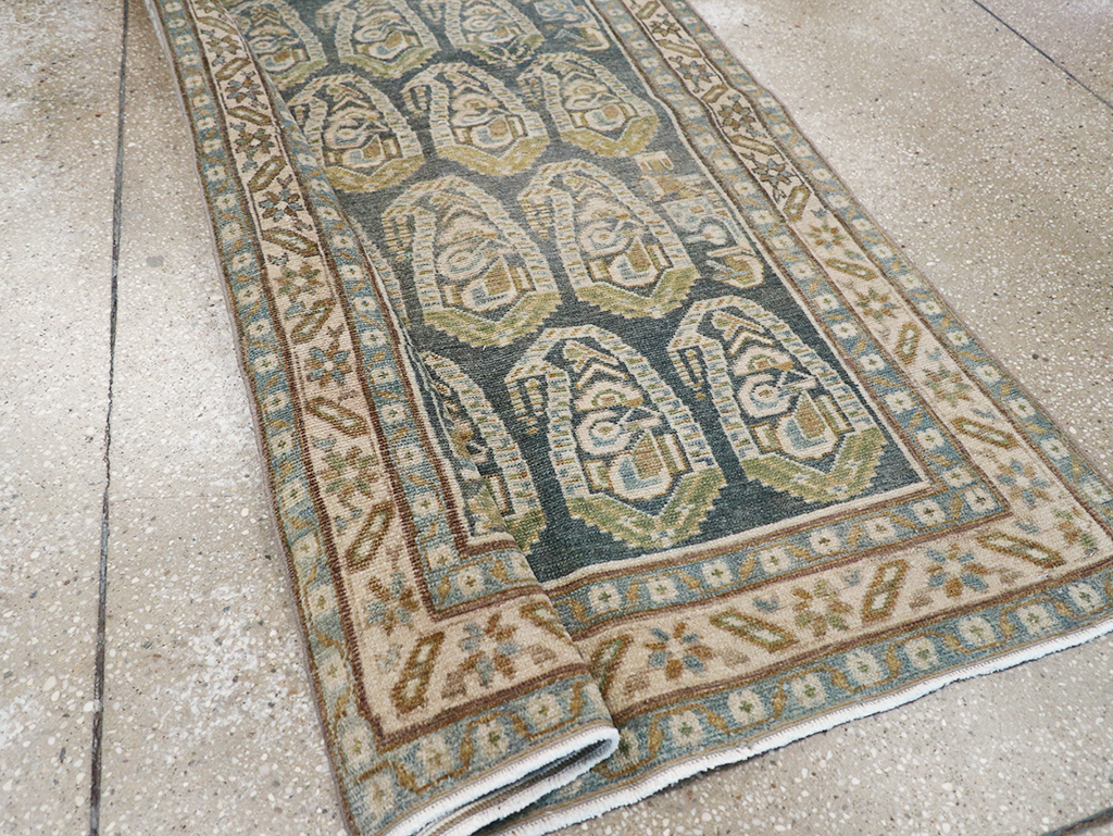 Vintage Persian Malayer Long Runner, No.32752 - Galerie Shabab