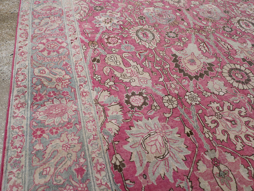 Antique Persian Tabriz Accent Carpet, No.32760 - Galerie Shabab