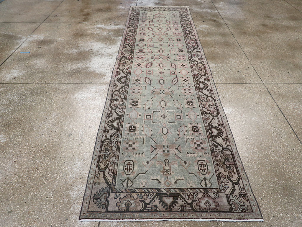Vintage Persian Malayer Runner, No.32765 - Galerie Shabab